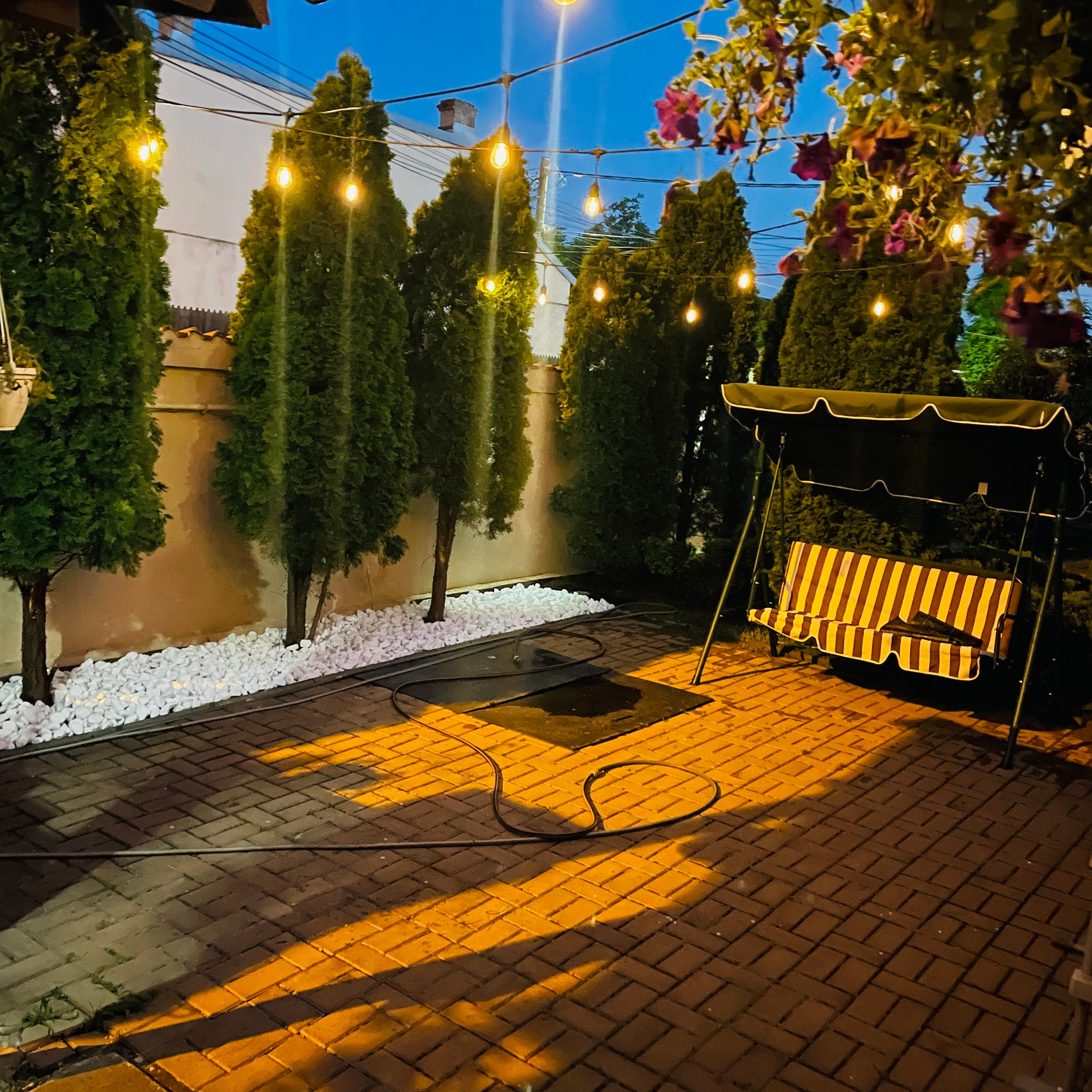 Ghirlanda Luminoasa Solara Joyful Box, Panou Solar si USB, 30 Metri, 30 Becuri, Becuri LED, Lumina calda, Telecomanda Wireless, IP65