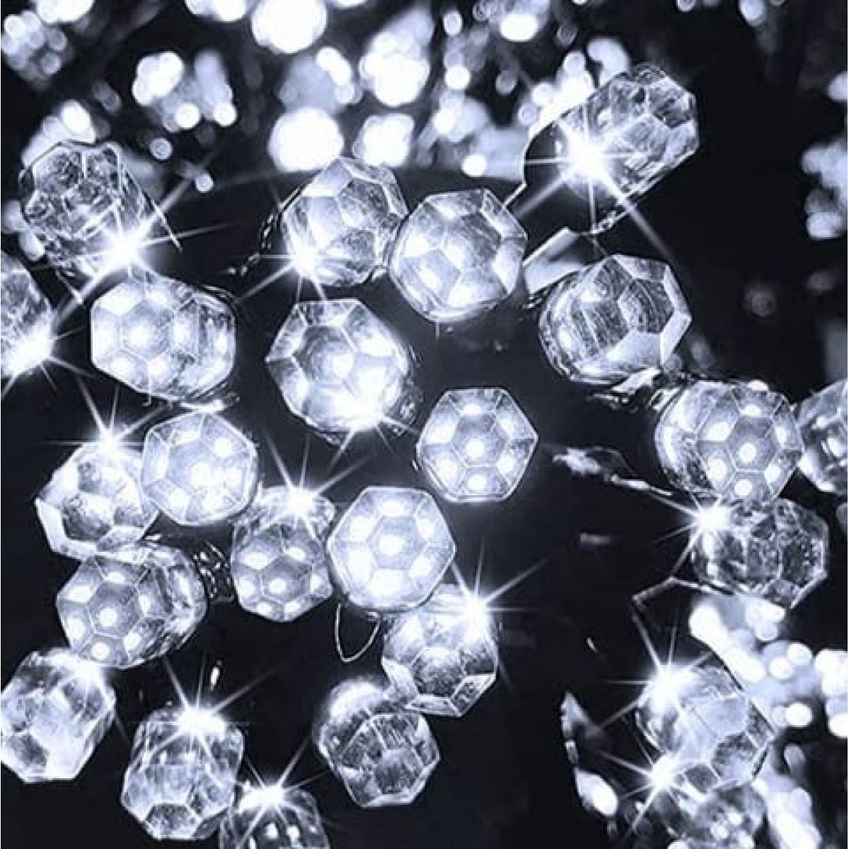 Instalatie LED DIAMANT Joyful Box, 9 Metri, 100 LED-uri, Alb rece, Interconectabila, 8 jocuri de lumini, Interior-Exterior